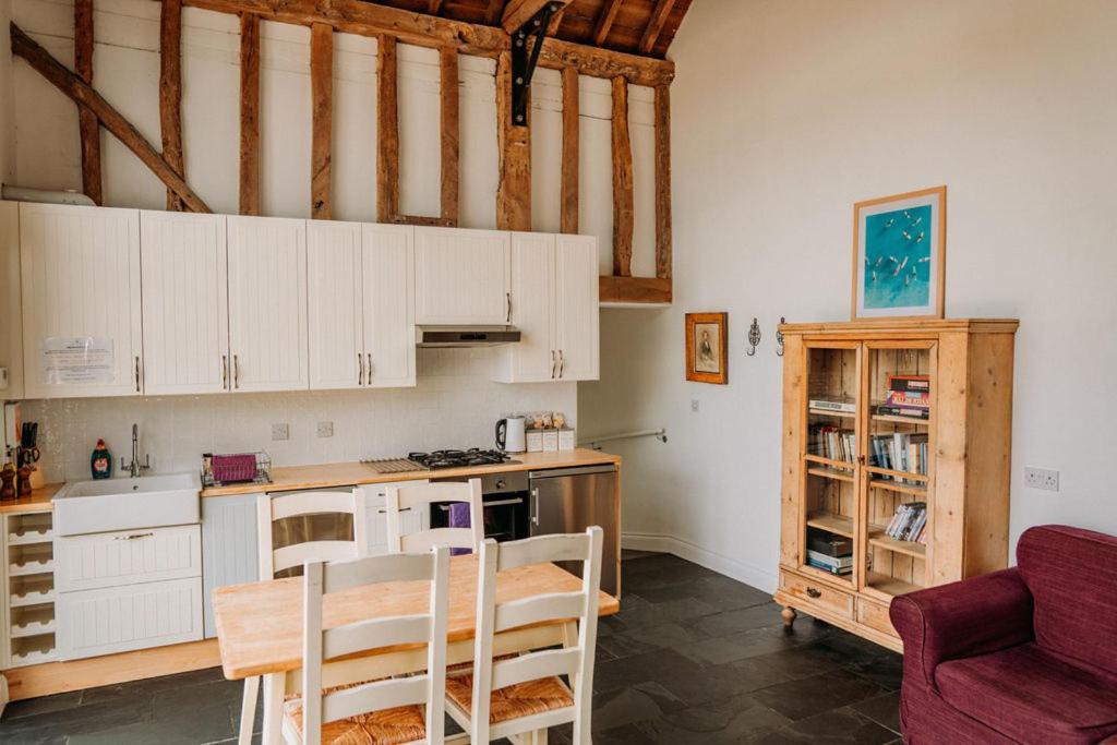 Creeksea Place Barns Burnham-on-Crouch ภายนอก รูปภาพ